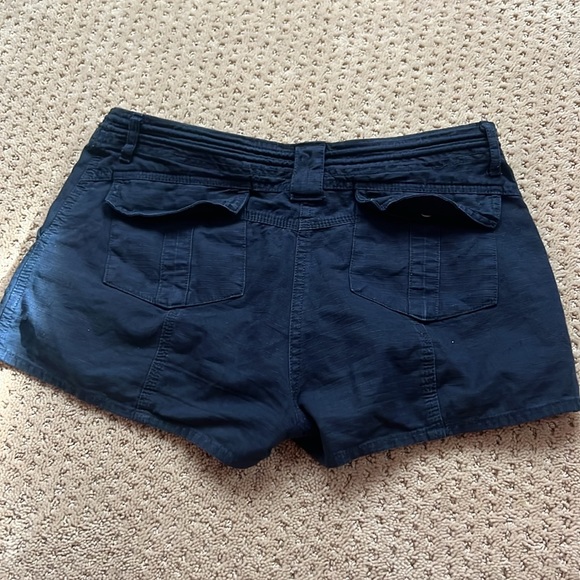 Brandy Melville cargo shorts - Picture 2 of 2